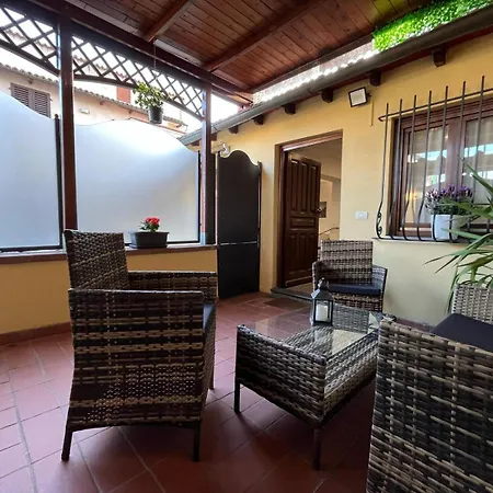 San Gaggio With Patio